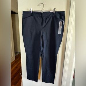 Old Navy Women's NWT size 18 Navy high waisted pixi Trousers